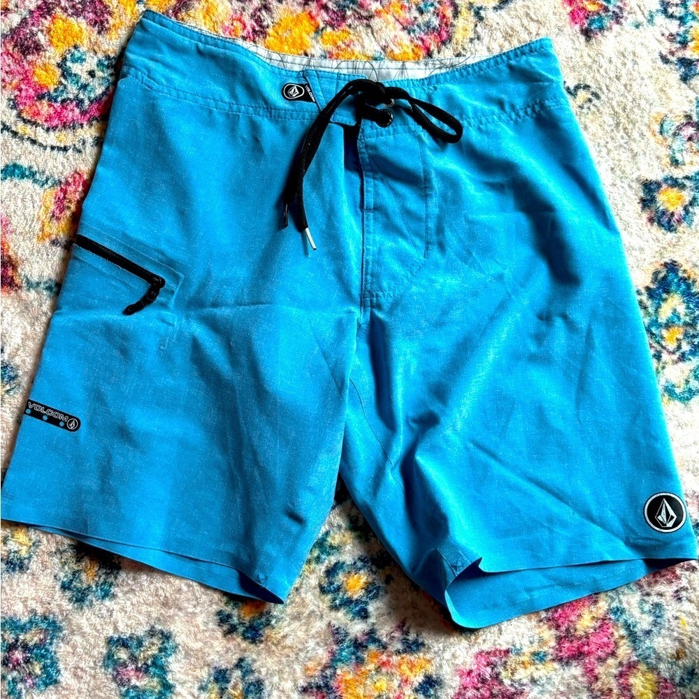Volcom Shorts Size 28